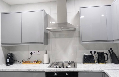 Failsworth House | Modern House - 3 Bedrooms - 1 Bath - Mancity