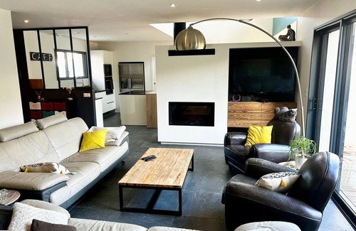 Sainte-Soulle Villa | Modern house in a green setting, swimming pool and jacuzzi, 10mn from La Rochelle
