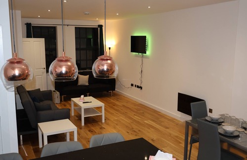 Birmingham City Centre House | Modern house in jewellery quarter