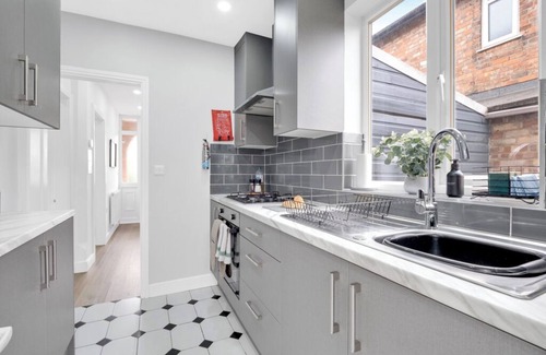 Welford House | Modern House In Leicester|Private Drive|Xbox