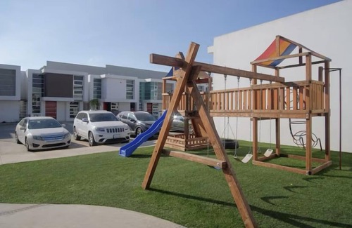 Carlos Pacheco 4 House | Modern house just 1 block from the beach