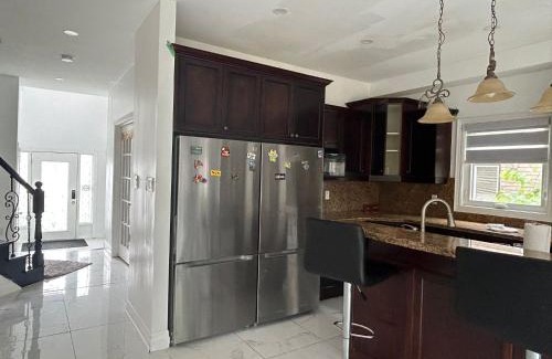 Hamilton House | Modern House near Albion Falls