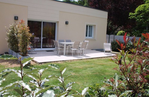 Mignieres Cottage | Modern house near Chartres with private parking
