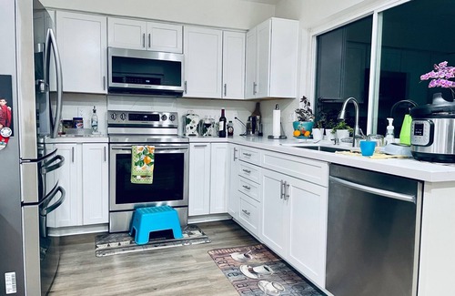 Benicia House | Modern House near Napa, +Hot Tub + Gazebo+ Putting Golf - 30 Day or more