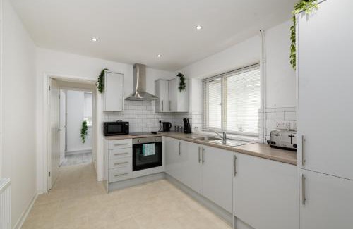 Rhondda Cynon Taff Apartment | Modern House near Washeries Park