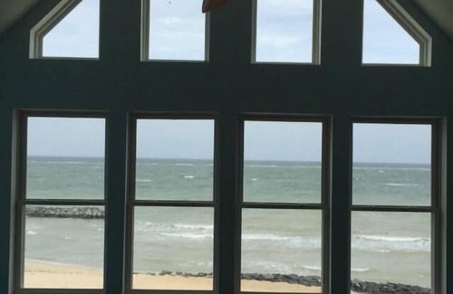 Windmill Point House | Modern House on a Private Beach - Relax in Paradise with OBX like environment.