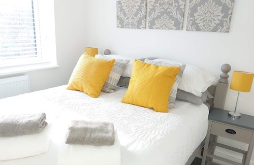 Spondon House | Modern House - Parking and Garden