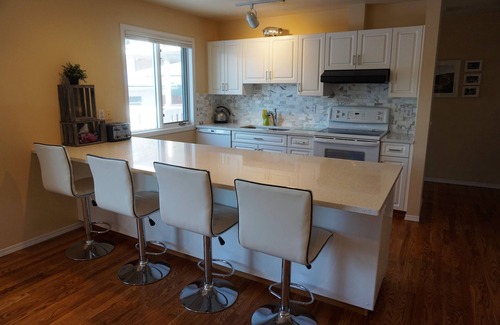 Northwest Calgary House | ⭐Modern House⭐Steps to FMC & Bow River⭐Mins to DT