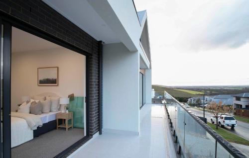Highton Villa | Modern House with Elegant views