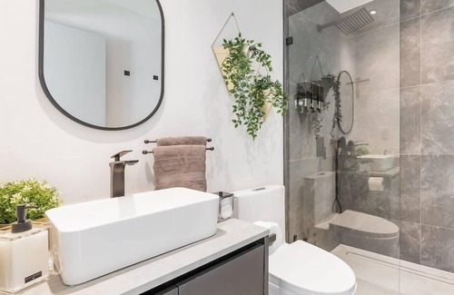 Cutler Bay House | Modern House with Heated Pool+5 Bedrooms