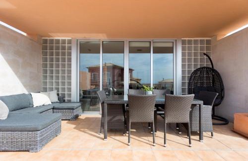 Arenas del Mar House | Modern House With Private Swimming Pool