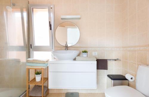 Arenas del Mar House | Modern House With Private Swimming Pool