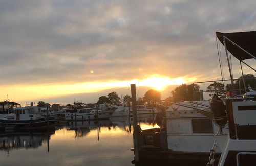 Municipality of Hattem Boat Rental | Modern houseboat Holland in the marina, 5 minutes walk to the old town Hattem