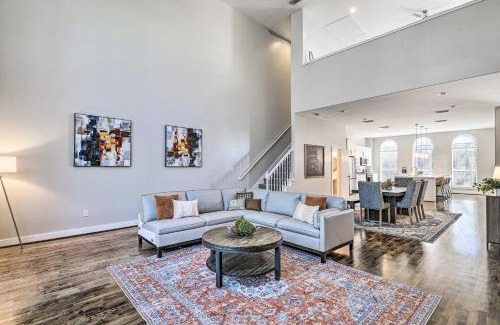 East Downtown Houston House | Modern Houston Gem 1 Mi to Minute Maid Park!
