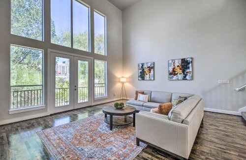 East Downtown Houston House | Modern Houston Gem 1 Mi to Minute Maid Park!