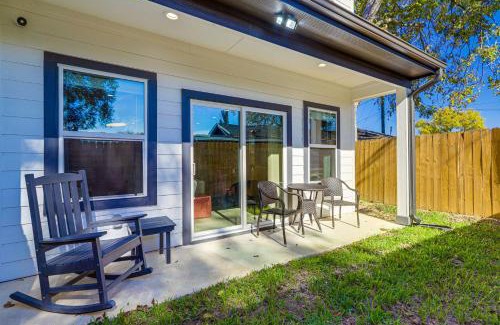 Northside House | Modern Houston Retreat with Patio, 11 Mi to Dtwn