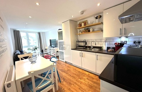 Dalston Apartment | Modern & Ideally Located 2BD Flat Heart of Dalston