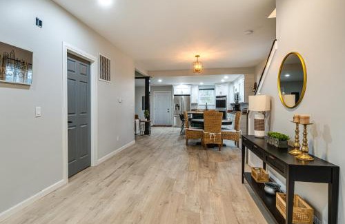 Indianapolis House | Modern Indianapolis Home Less Than 2 Mi to Downtown!