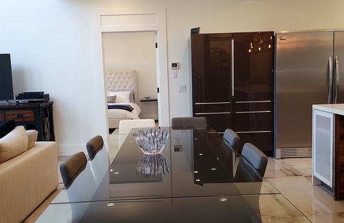 Flesherton House | Modern Industrial Getaway - 1 minute walk to the Beach & Boat Launch