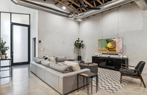 Hy-view House | Modern Industrial-Near Old Town