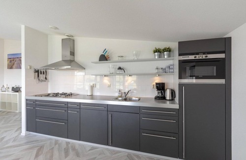 Callantsoog Apartment | Modern Ingericht Appartement aan de Voet van de Duinen en het Strand van Groote Keeten