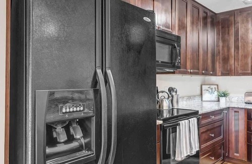 Springfield House | Modern, Insta-Worthy 2B Townhome in Springfield!