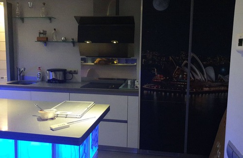 Ciudad Real House | Modern interior diaphanous apartment/suite with capacity for 6 people.