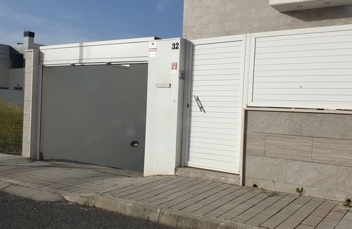 Ciudad Real House | Modern interior diaphanous apartment/suite with capacity for 6 people.
