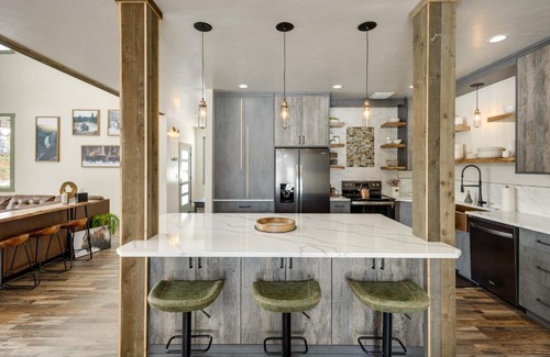 Island Park House | Modern Island Park Cabin about 23 Mi to Yellowstone!
