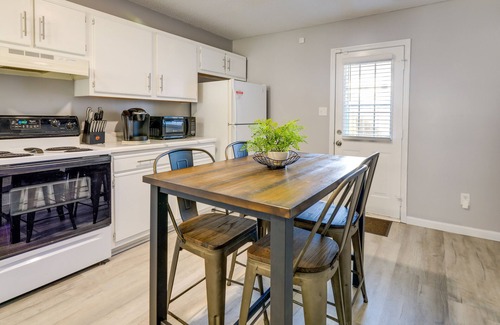Jacksonville House | Modern Jacksonville Townhome: Patio, Pet Friendly!