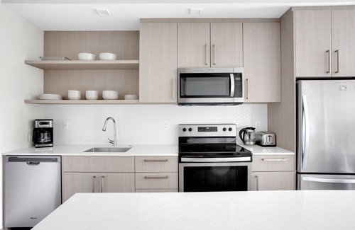 Forest Hills - Woodbourne Apartment | Modern Jamaica Plain 1BR w/W/D nr Forrest Hills T, by Blueground