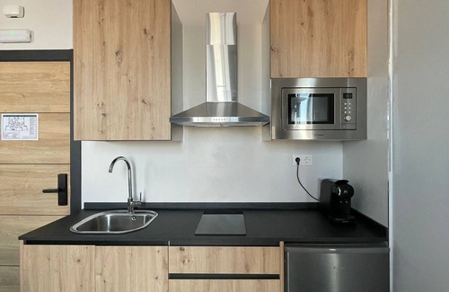 Parla Apartment | Modern keyless entry studio near Madrid 4.2