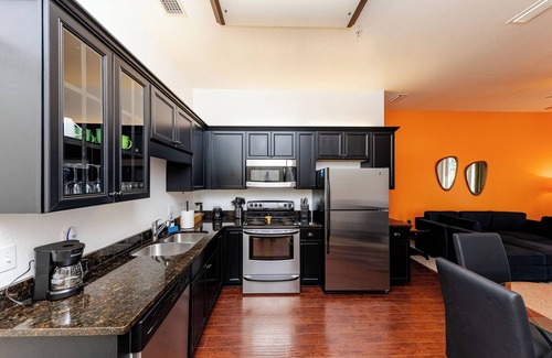 Dune Allen Beach Apartment | Modern King bed Haven/Free parking, Pool, Balcony
