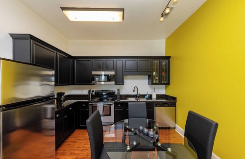 Dune Allen Beach Apartment | Modern King bed Haven/Free parking, Pool, Balcony