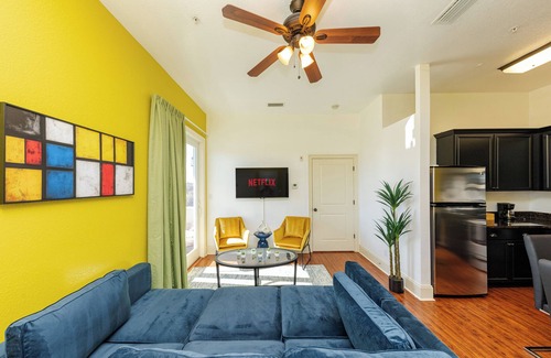 Dune Allen Beach Apartment | Modern King bed Haven/Free parking, Pool, Balcony