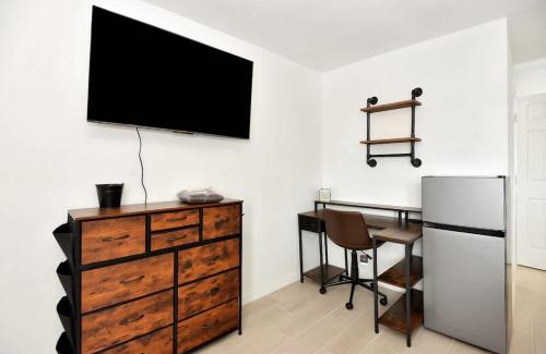 Daytona Beach Shores Apartment | Modern King Suite #10 Steps to Daytona Beach