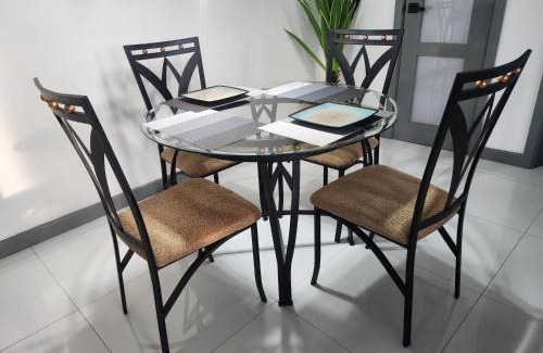 Eastwood Park Apartment | Modern Kingston Condo with Rooftop Pool and View