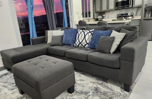 Eastwood Park Apartment | Modern Kingston Condo with Rooftop Pool and View