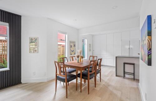 Kitsilano House | Modern Kitsilano 2 bedroom Home with a Hot Tub