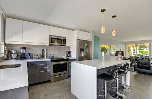 Palm Desert Condo | Modern Krisel Retreat with Mountain Views