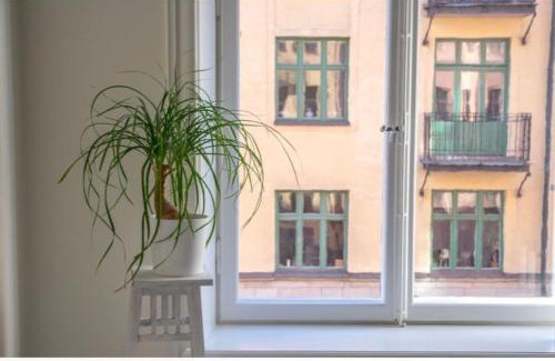 Vasastan Apartment | Modern lägenhet med balkong