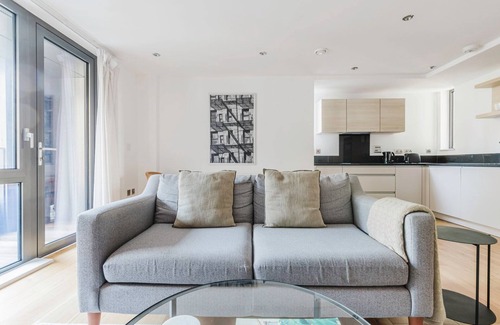 Golborne Apartment | Modern Ladbroke Grove 2BR, Furnished, Decorated & Ready, by Blueground