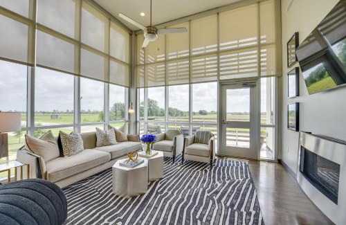 Lake Charles Apartment | Modern Lake Charles Condo with Balcony 7 Mi to Dtwn