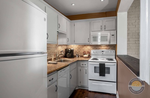 Lake Geneva Condo | Modern Lake Geneva Condo with Views