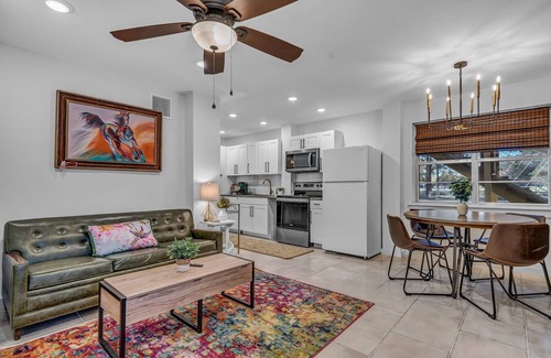 Somerville House | Modern Lake House 2 Units, Pool, Lake 3Min, Pets