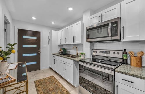 Somerville House | Modern Lake House 2 Units, Pool, Lake 3Min, Pets