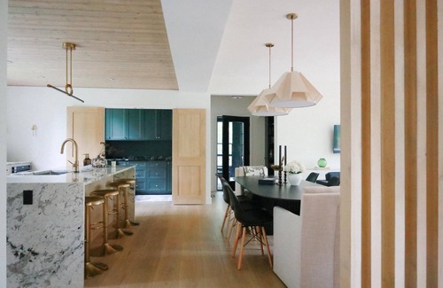 Lanark Highlands House | Modern Lake House on White Lake