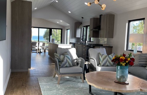 Black Wolf Cottage | Modern Lake house on Lake winnebago