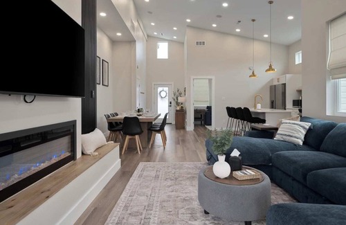 Buckeye Lake House | Modern Lake House 3 Blocks from the Lake!