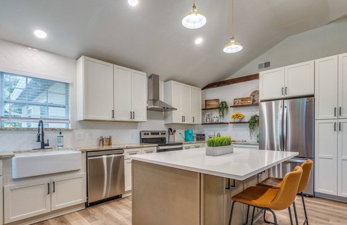 Lavon House | Modern Lake House with HOT TUB & Gameroom